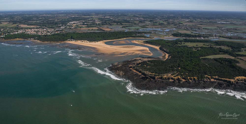 photo aerienne payre veillon - camping proche des plages calmes de Vendée